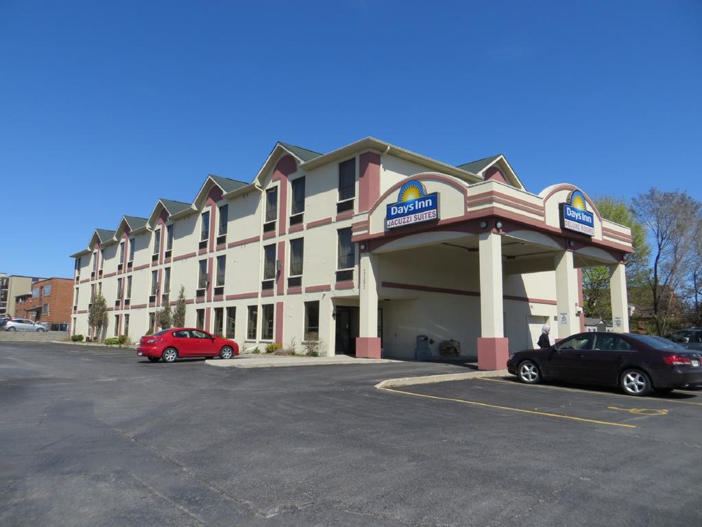 Days Inn By Wyndham Toronto East Lakeview Ngoại thất bức ảnh