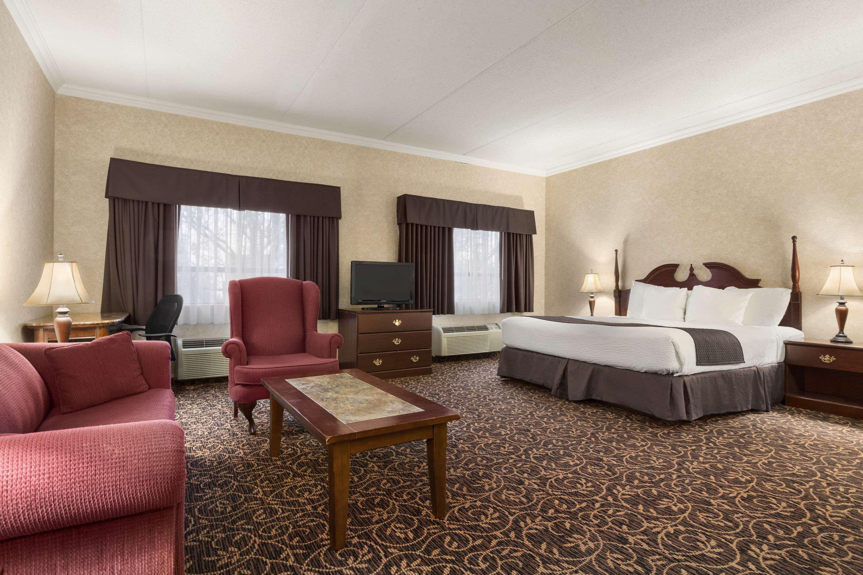 Days Inn By Wyndham Toronto East Lakeview Ngoại thất bức ảnh