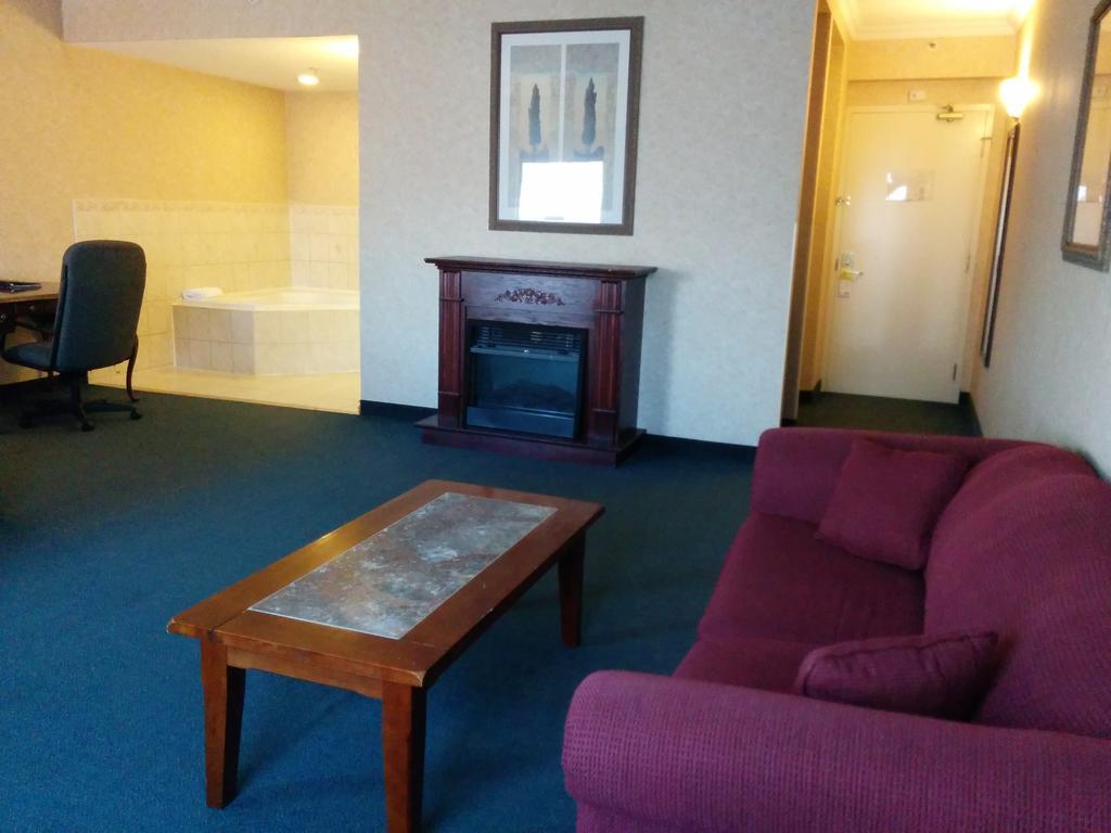 Days Inn By Wyndham Toronto East Lakeview Ngoại thất bức ảnh