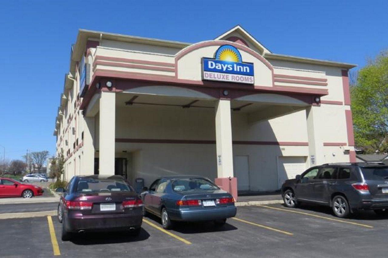 Days Inn By Wyndham Toronto East Lakeview Ngoại thất bức ảnh
