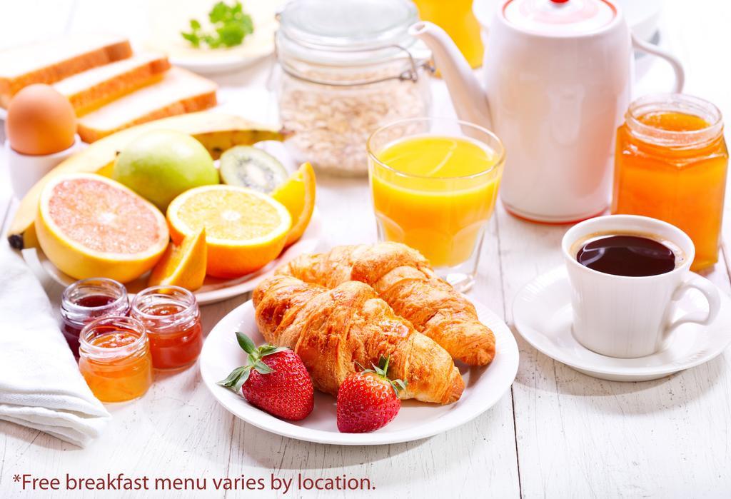 Days Inn By Wyndham Toronto East Lakeview Ngoại thất bức ảnh