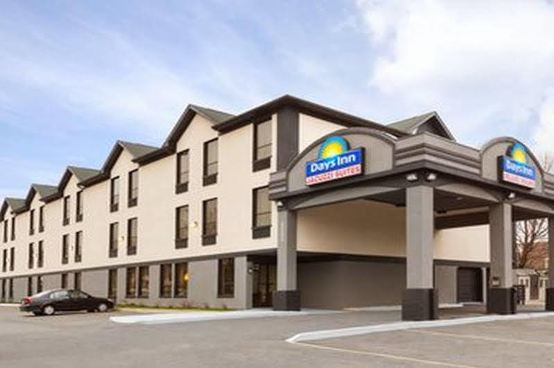 Days Inn By Wyndham Toronto East Lakeview Ngoại thất bức ảnh